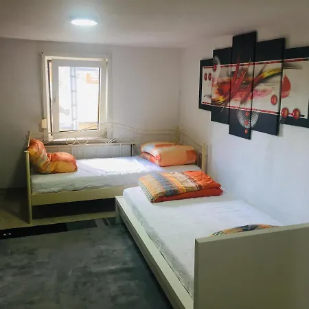 Monteurwohnung, 2 Zimmer, Kueche,bad Апартаменты Staufenberg (Lower-Saxony)